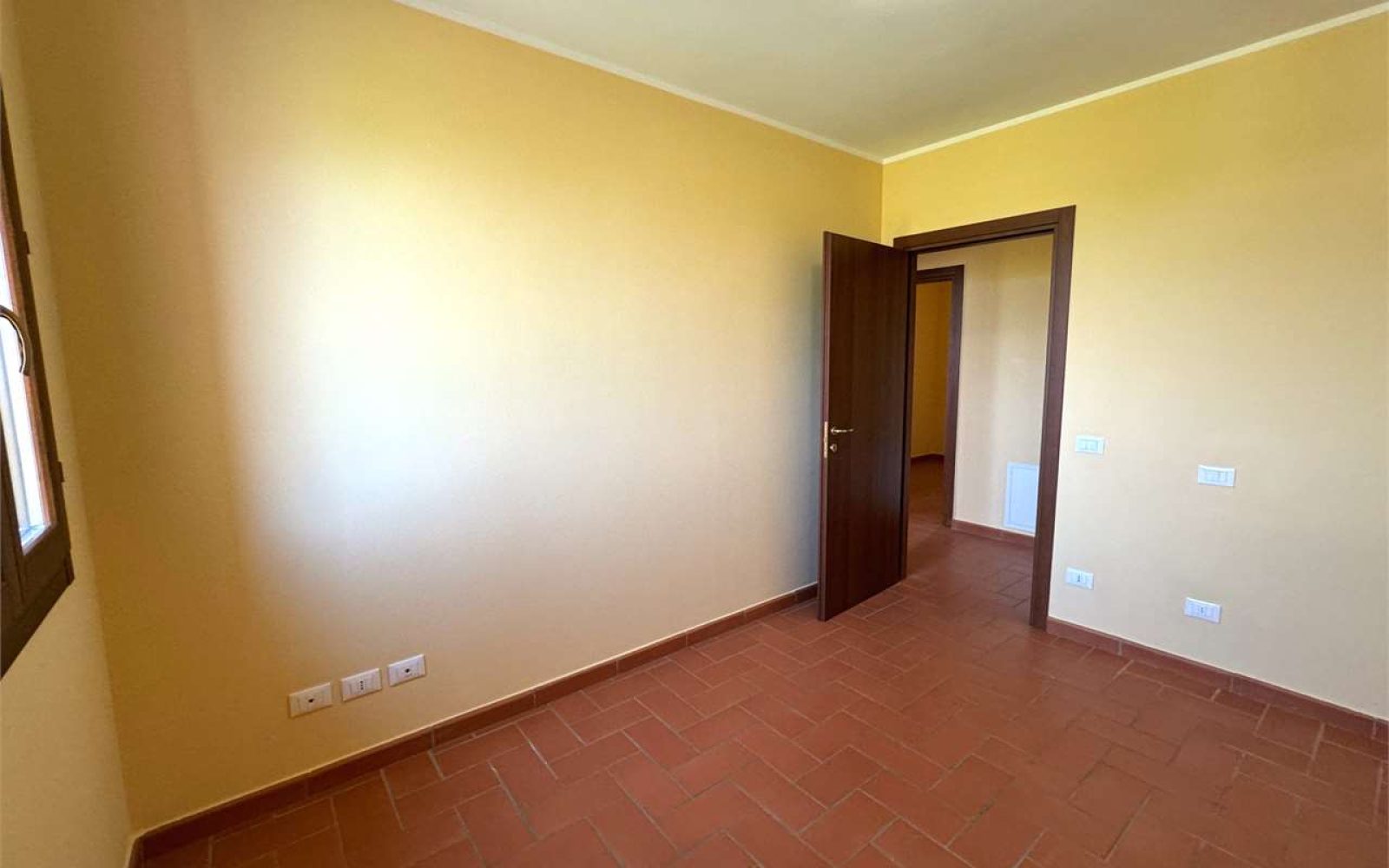 imm_1575-20240615202711-1280-
